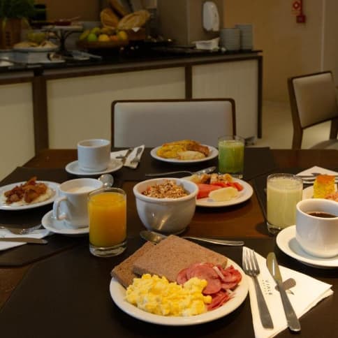 Café da Manhã - Viale Tower