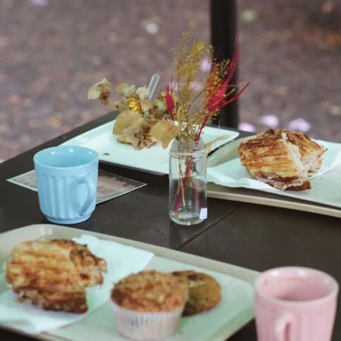 Café na Fronteira (Domingo de manhã)