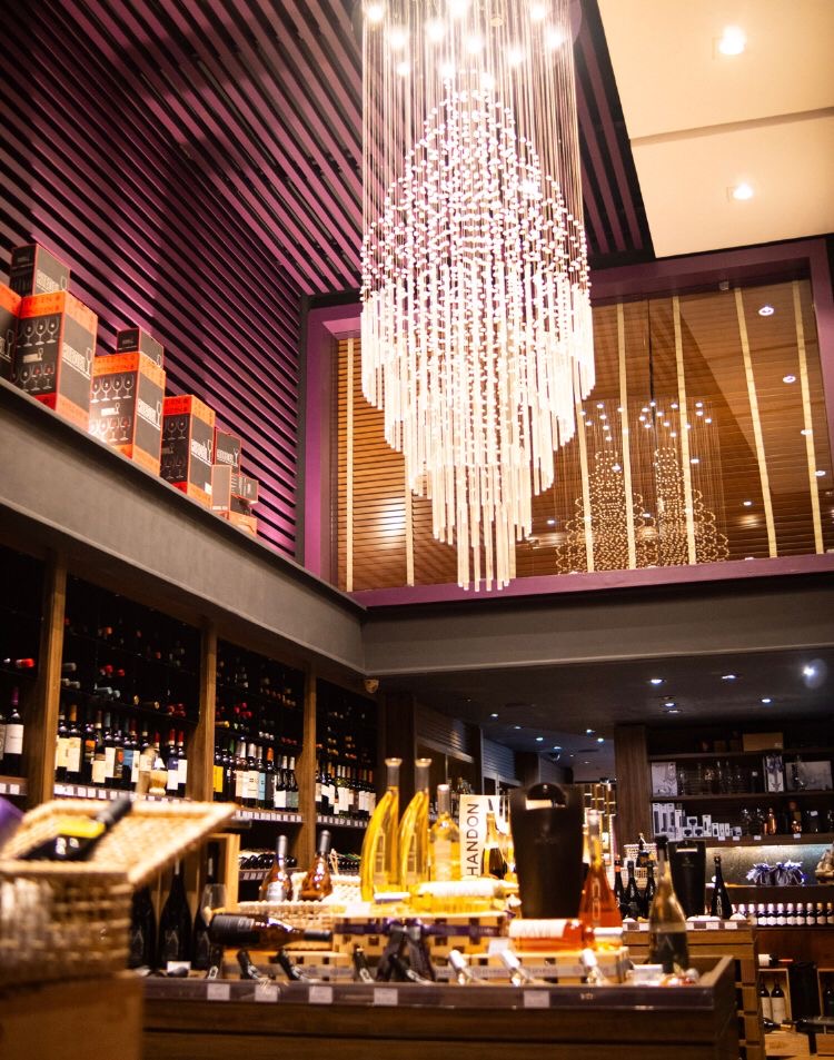 D'Vinos Wine Store