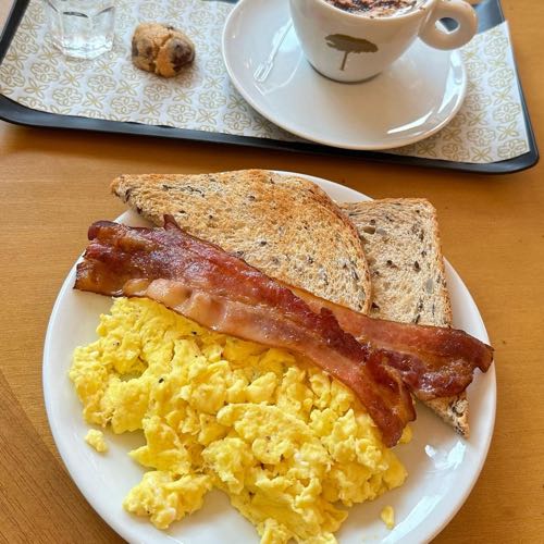 Cozy Café (Brunch)