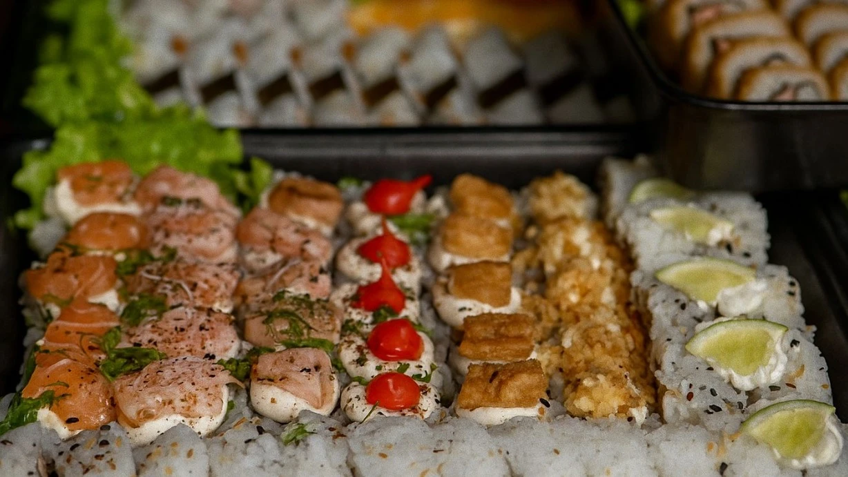 Ebi Sushi (Combo - Delivery)