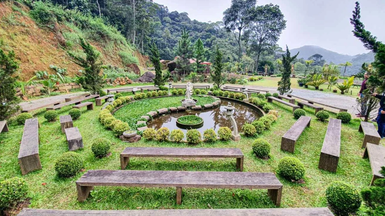 Aluz Expedições | Petrópolis (Vale do Amor em Petrópolis + Cachoeira + Almoço)