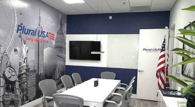 Plural USA - Curso de Idiomas - Inglês