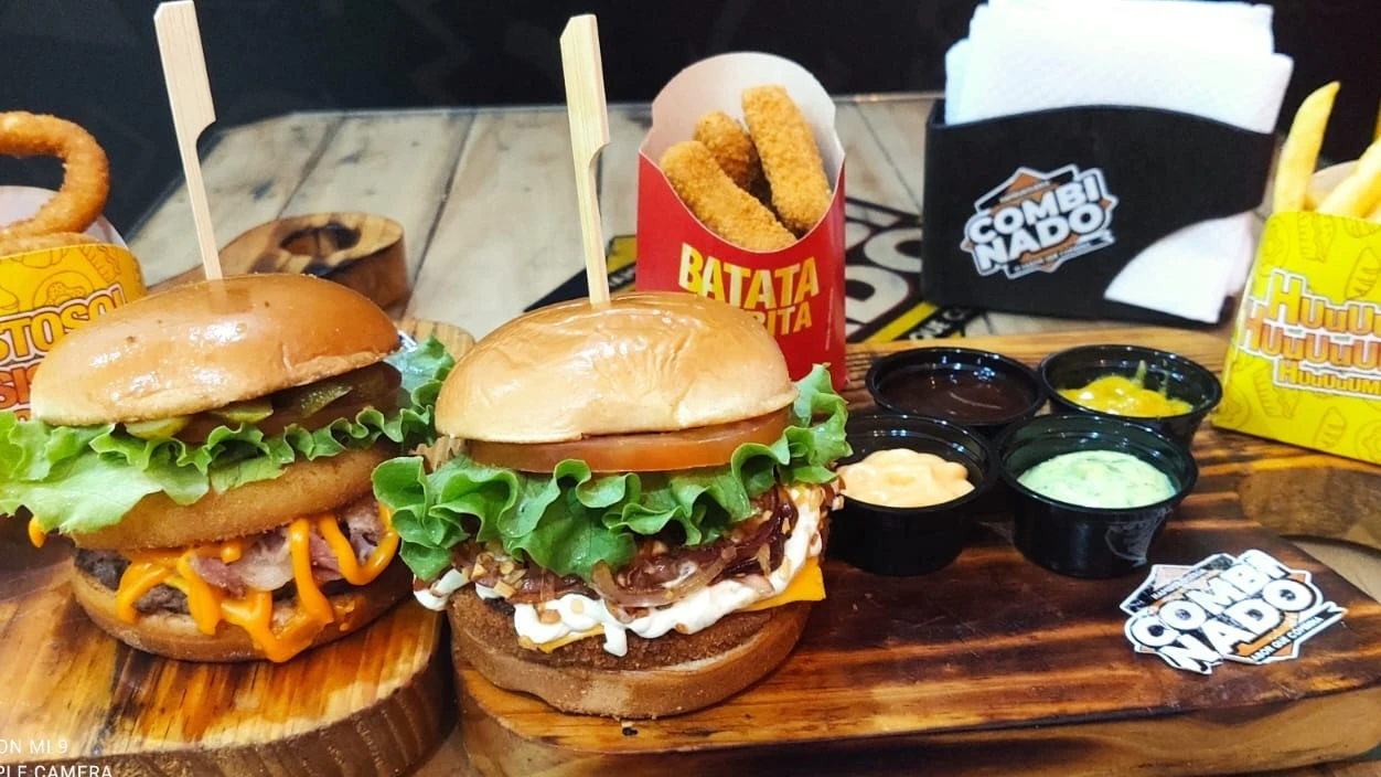 Hamburgueria Combinado | Paty do Alferes (Hambúrguer)