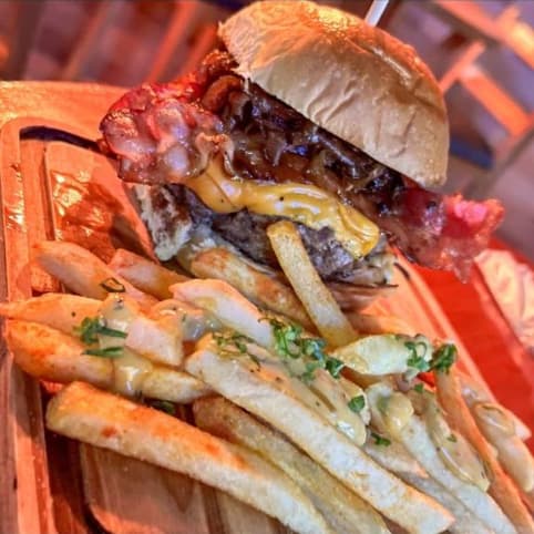 Irons Pub Bar (Burguer)