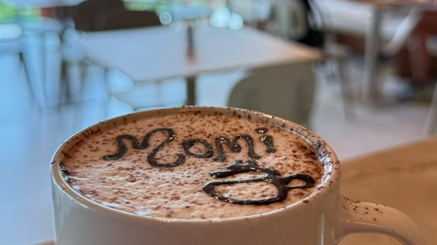 Momi Café