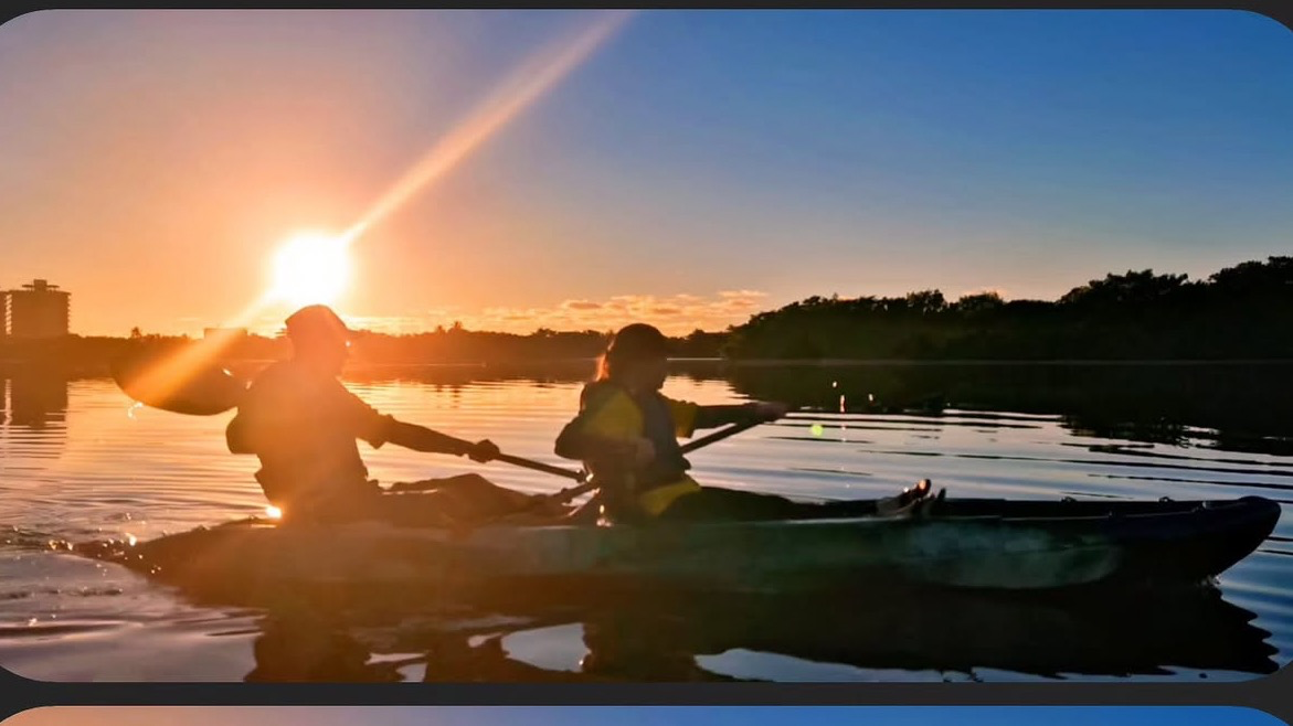 Escola De Remo E Canoagem ( Por Do Sol)