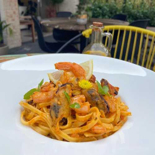 Zuri Gastrobar (Prato)