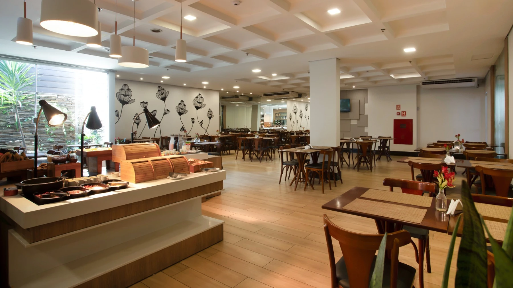 Intercity Hotels (Café da Manhã)