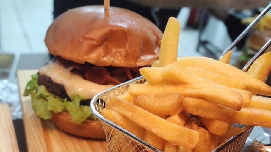 Tony Pappas Pub | Pouso Alegre (Hambúrguer)