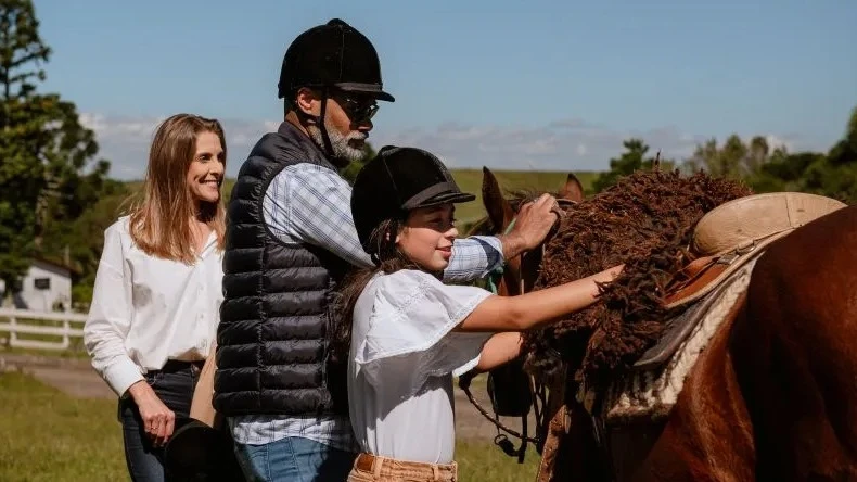 Brocker Turismo (Passeio A Cavalo Na Fazenda Da Serra)