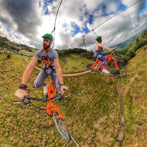 Eco Parque Cia Aventura - Bike Aérea 