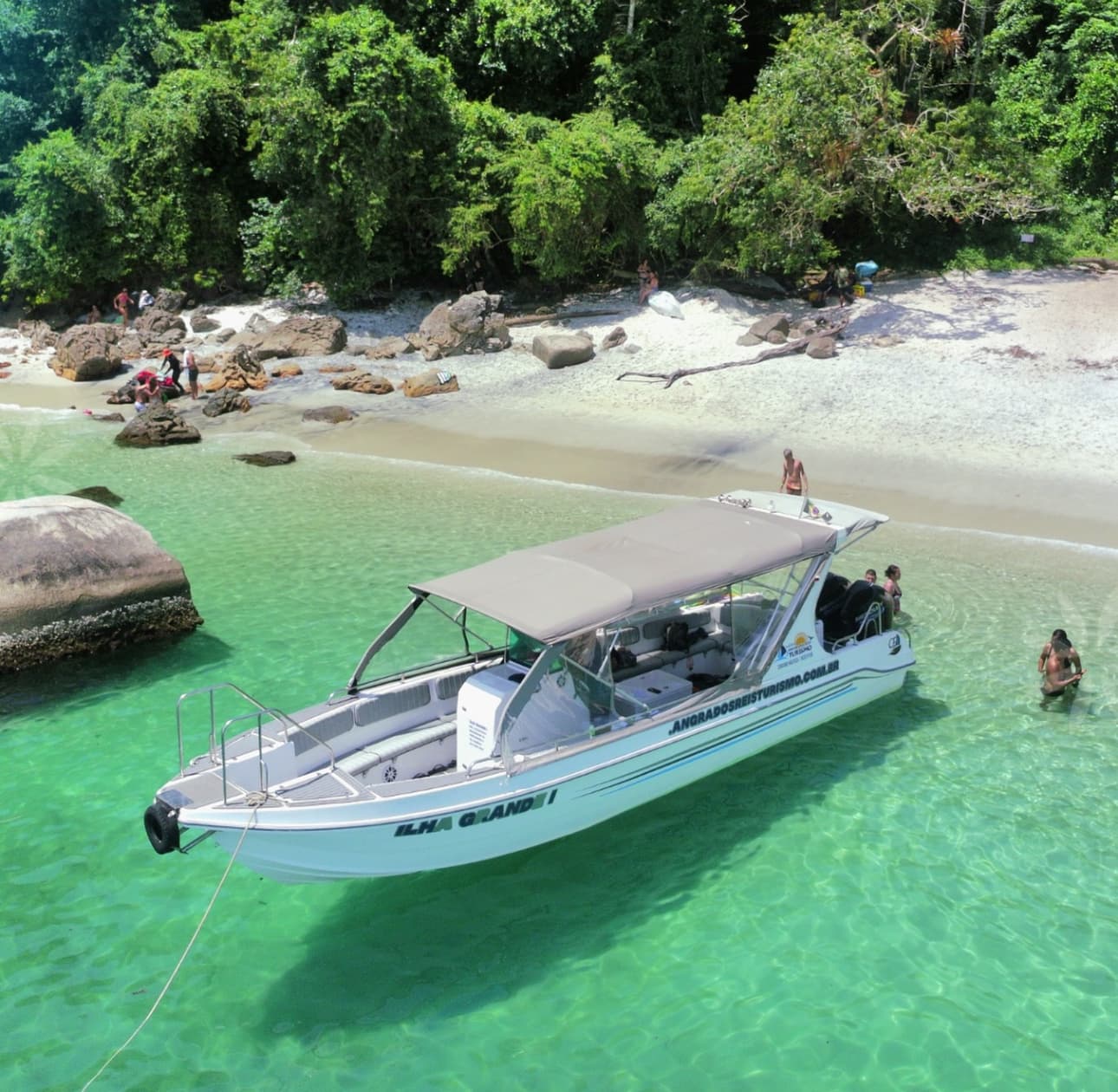 Angra dos Reis Turismo (Escuna)