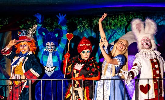 Alice e o Chapeleiro (21h)