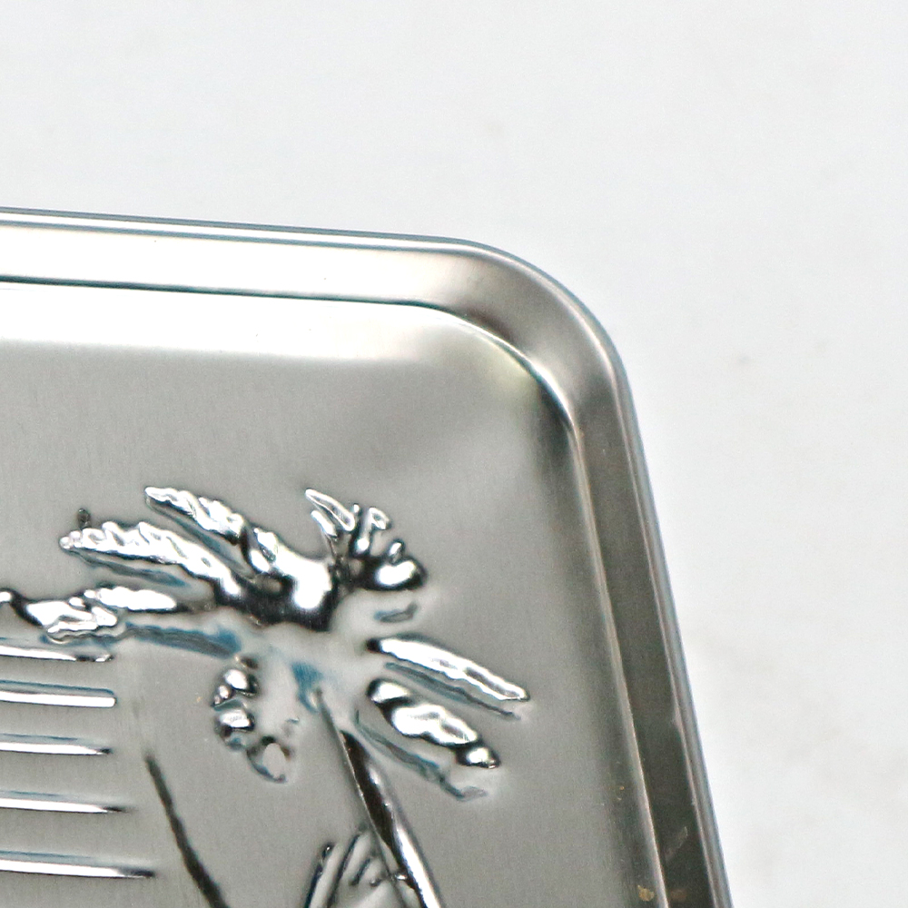 Durable metal chocolate tin with removable lid