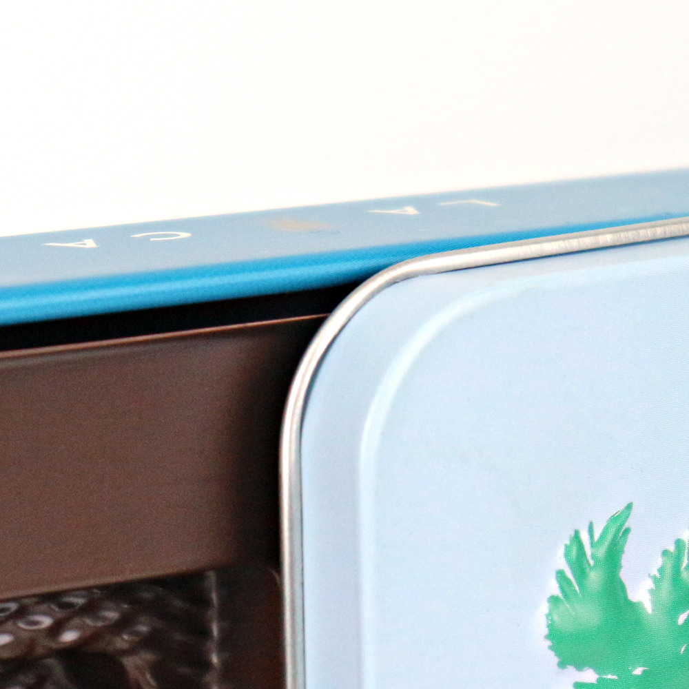 Compact chocolate tin box for packaging