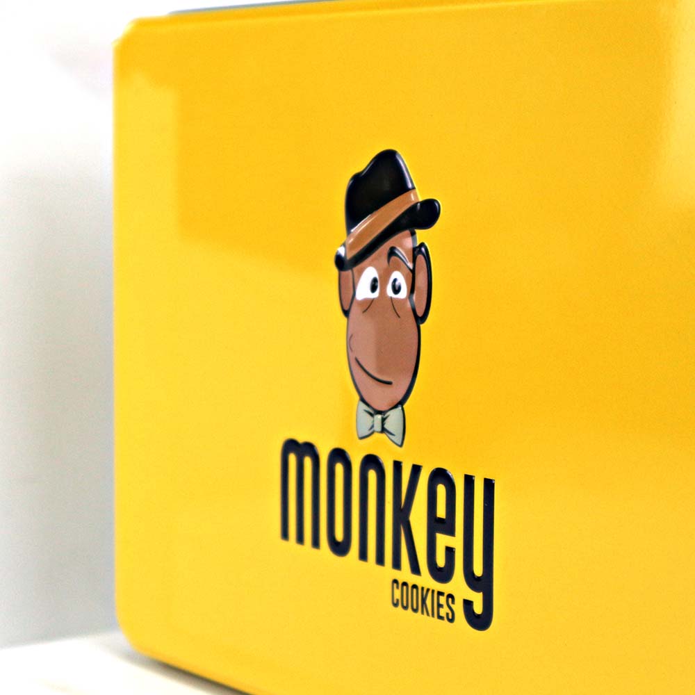 Eco-friendly custom metal brownie tin with environmentally conscious design and printing, perfect for sustainable packaging.