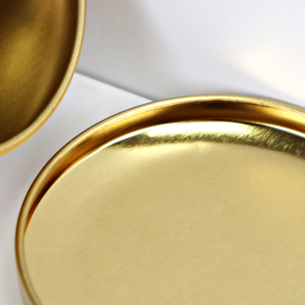 Round custom candle tins