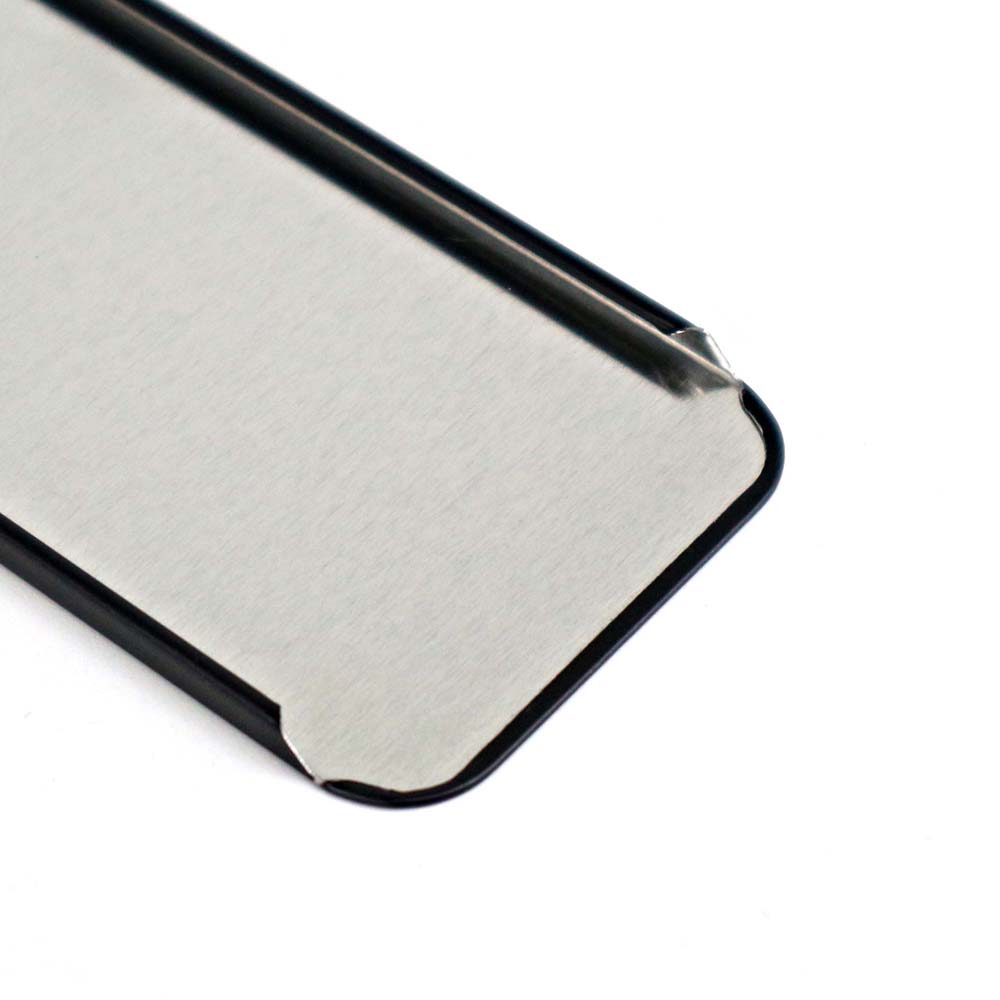 Small metal lip balm tins