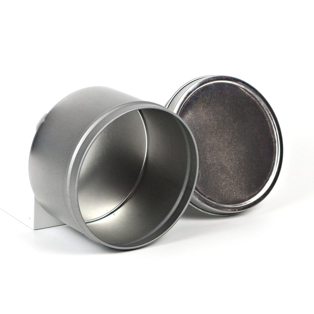 Pocket-size lip balm tins