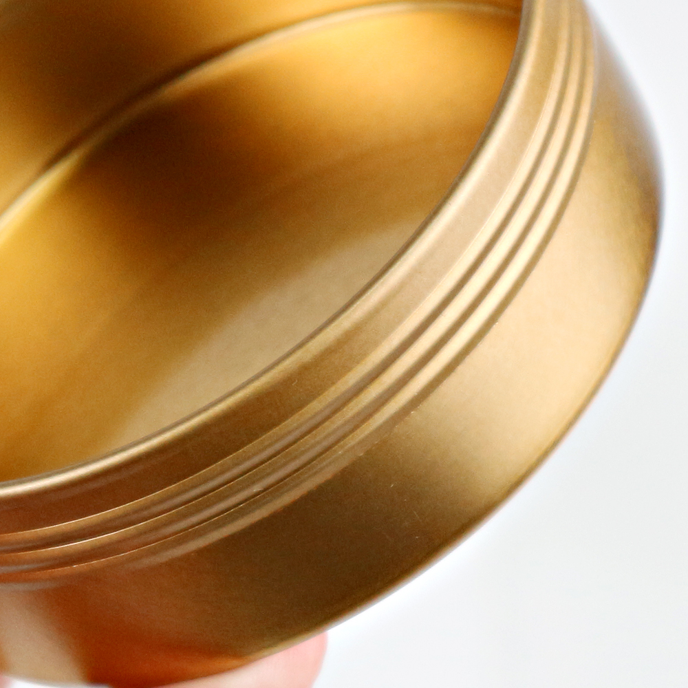 Secure cosmetic tin case