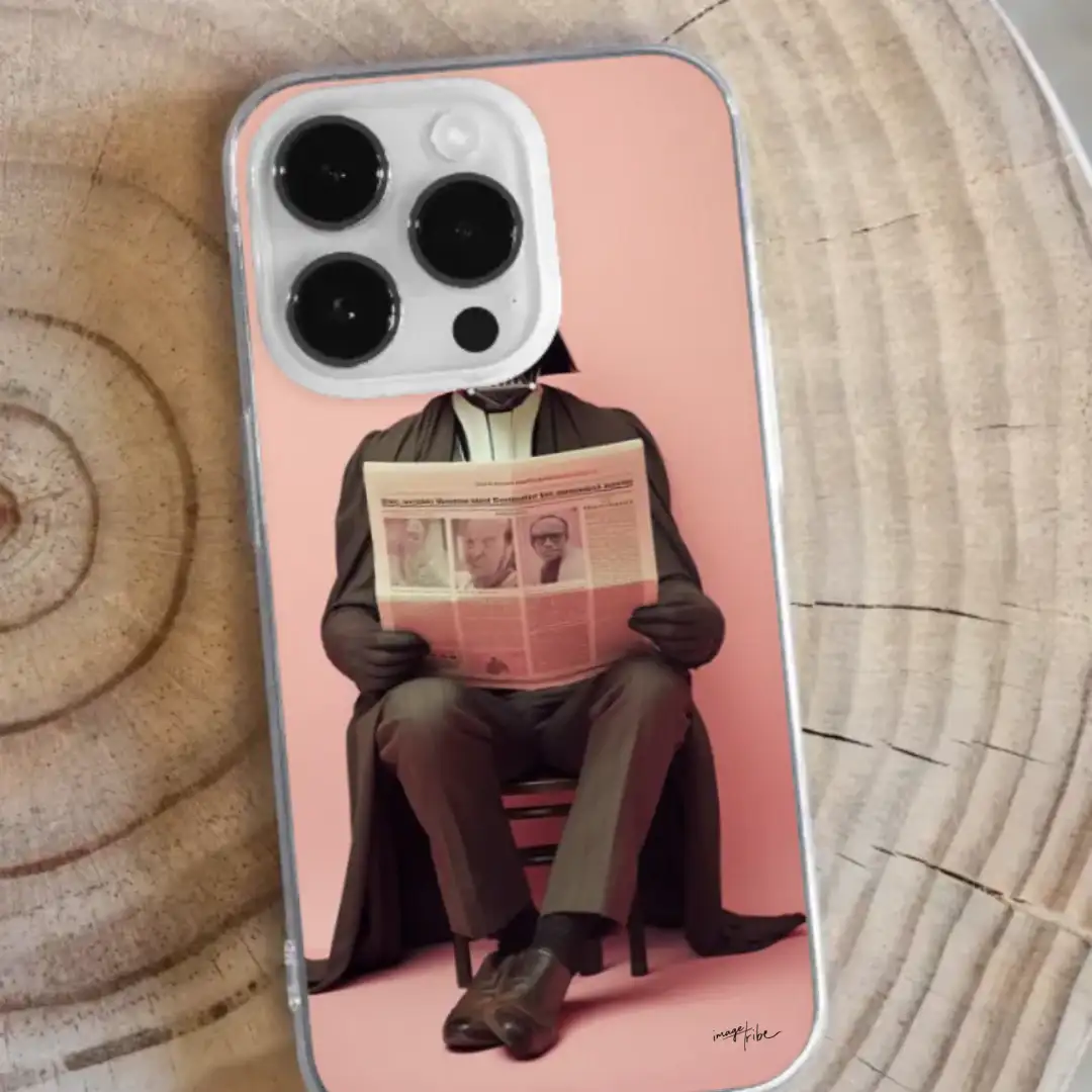 iPhone case Vador reading