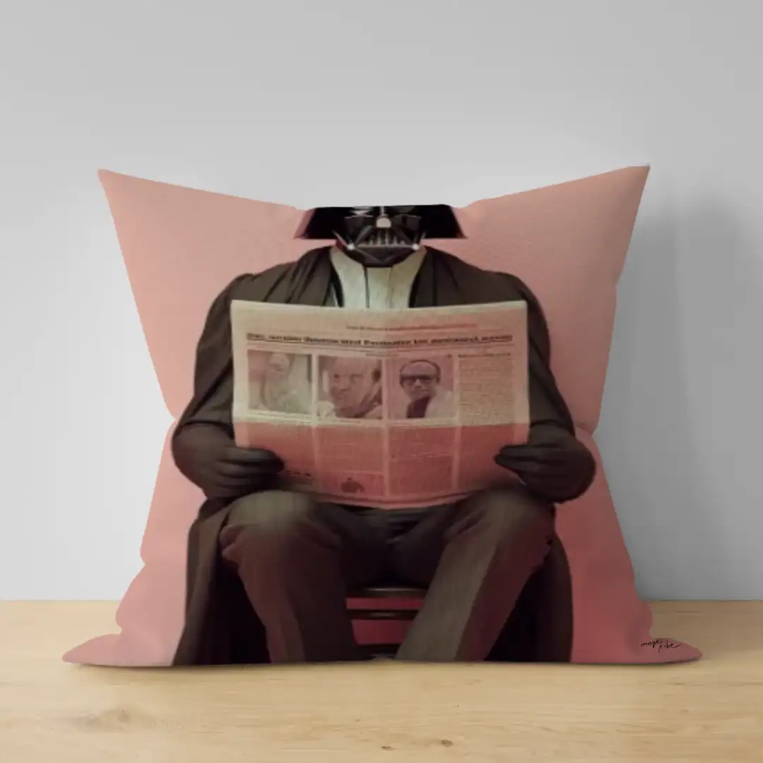 Pillow darth vader reading