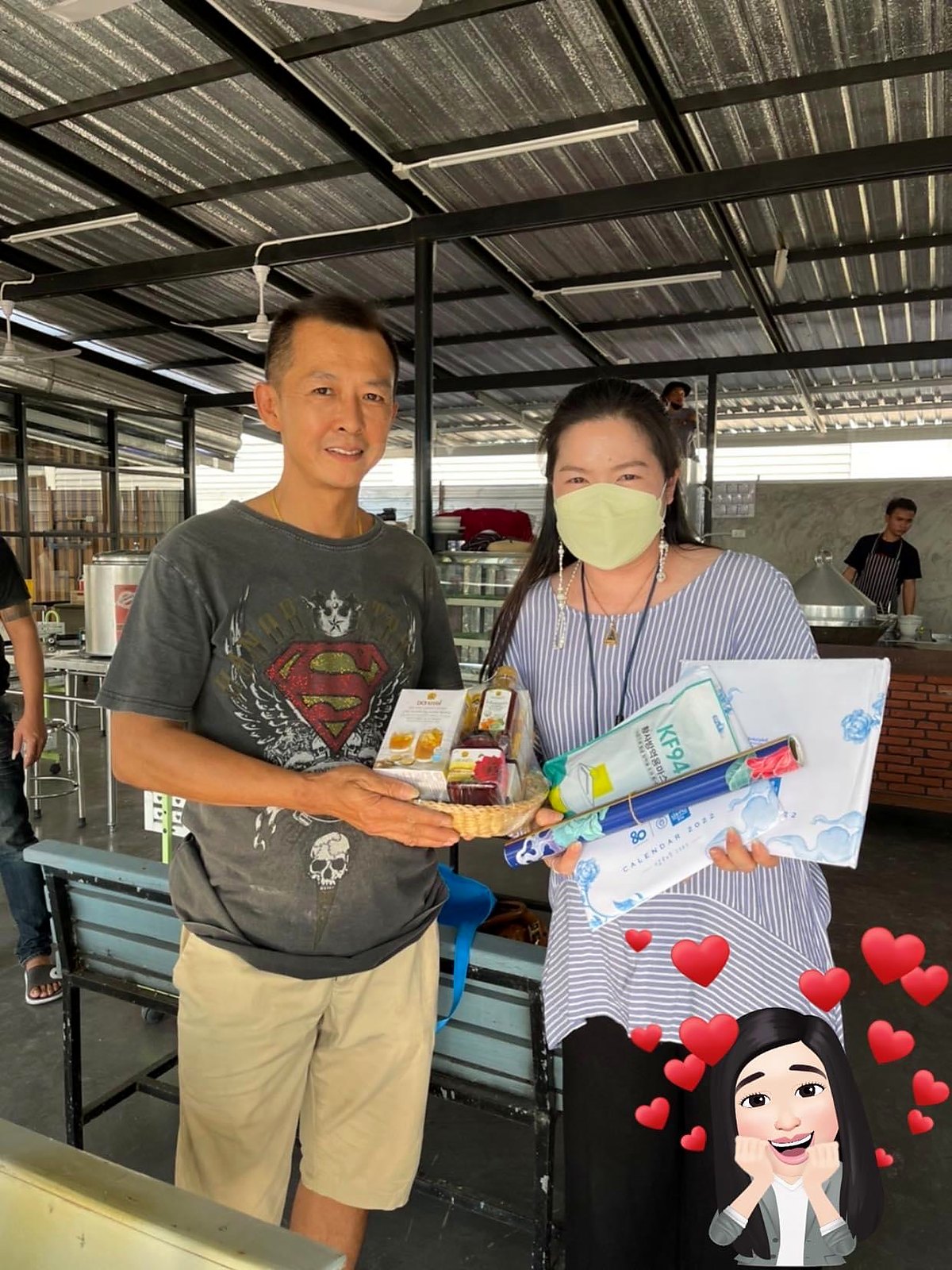 ภาพการดูแลลูกค้าของ ธารทิพย์ ศศิรัตนนิกุล