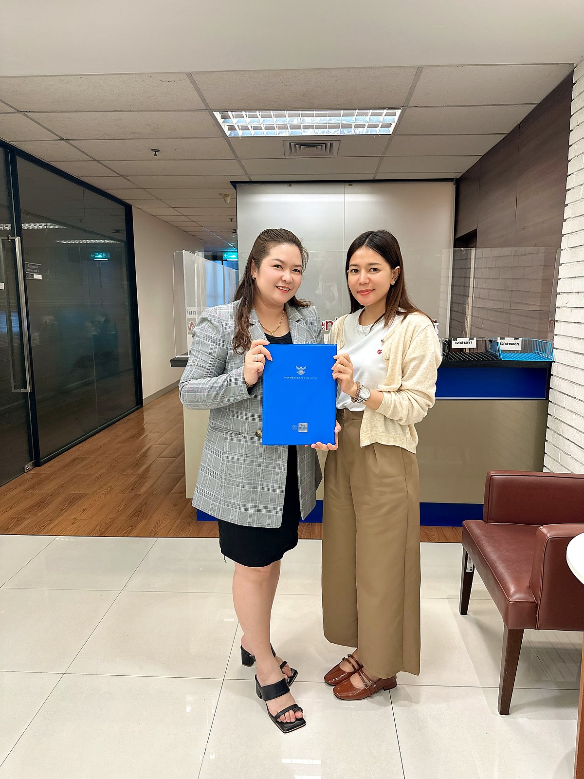 ภาพการดูแลลูกค้าของ ธารทิพย์ ศศิรัตนนิกุล