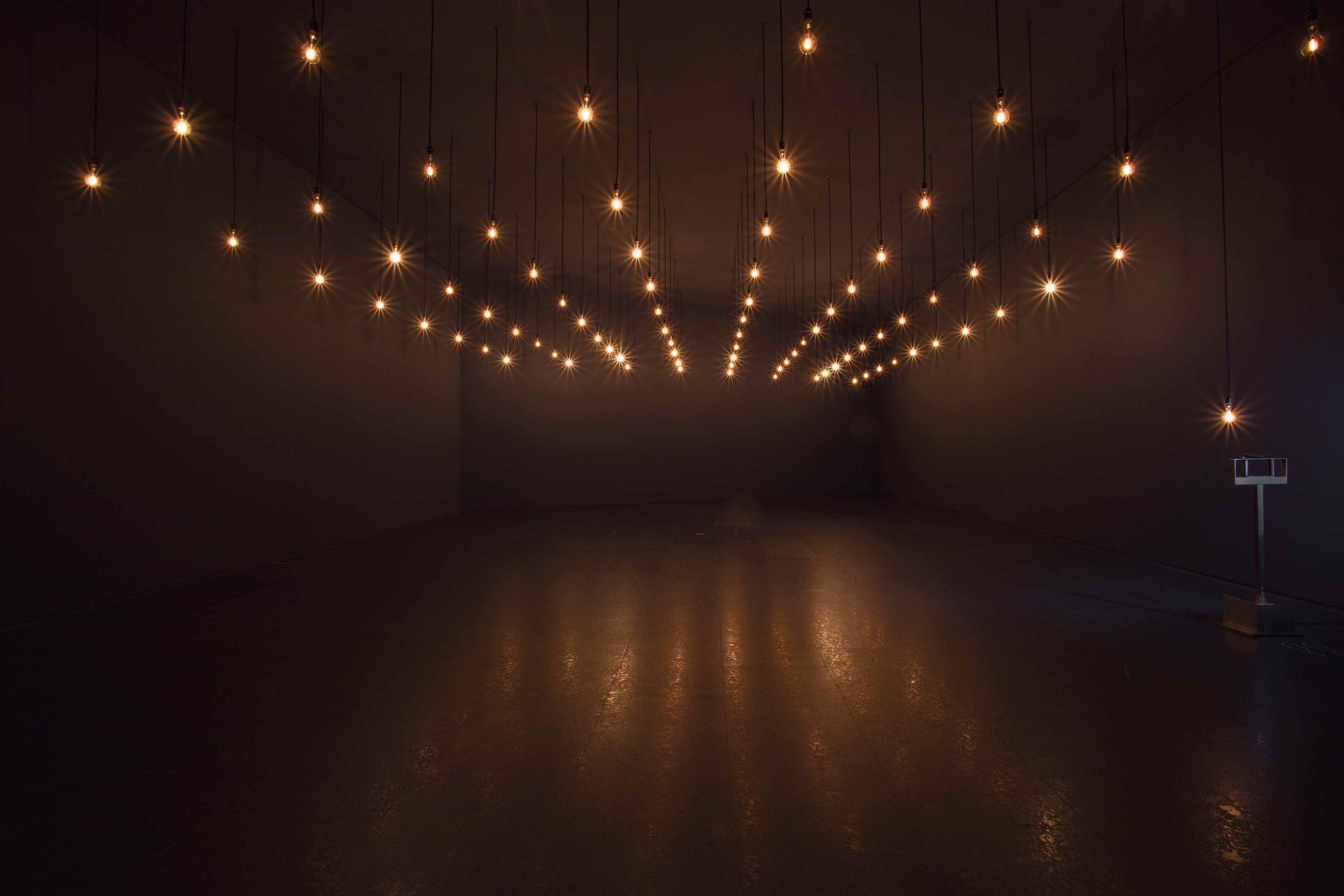 Vista de la exposición Latidos de Rafael Lozano-Hemmer en Espacio Arte Abierto, 2020. Foto: Francisco Kochen. Cortesía de Espacio Arte Abierto. 