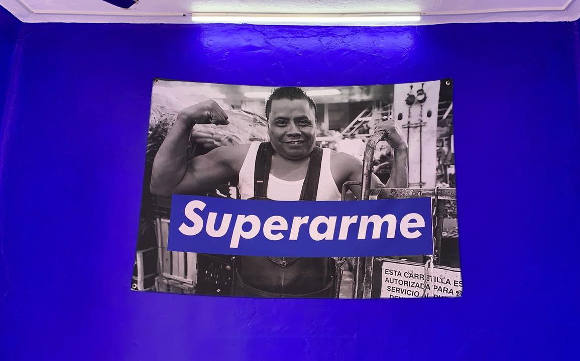 La obra de arte en la época del branding: Sobre "Superarme" de Andy Medina