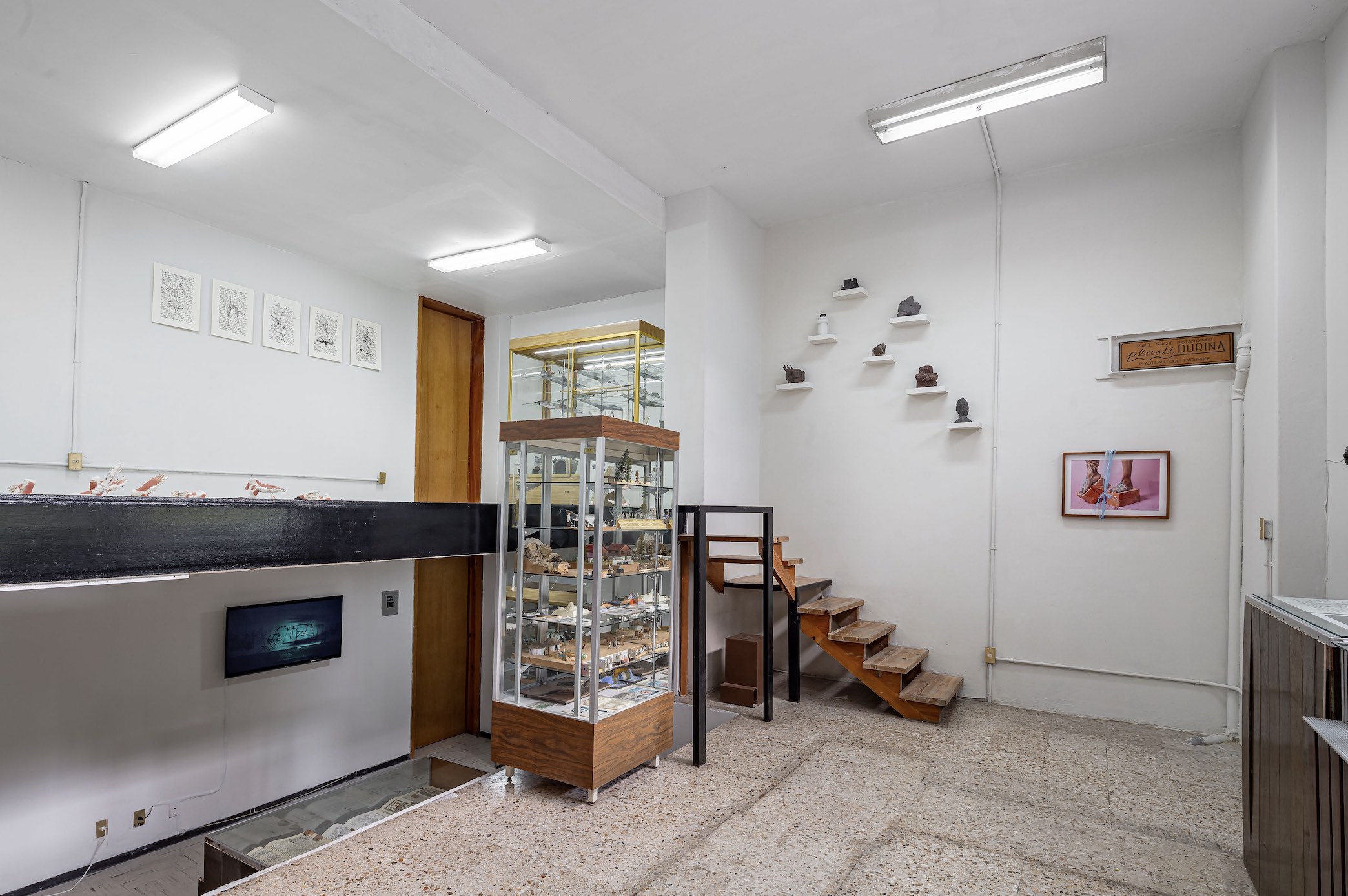 Una vasija dentro de un cántaro - Image 3