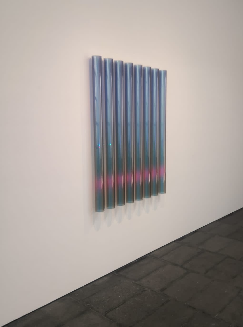 Troika, Unstable Constructs - Monochrome Duochrome, 2021. Foto: Isabel de la Vega. Cortesía de Troika y OMR, Ciudad de México.