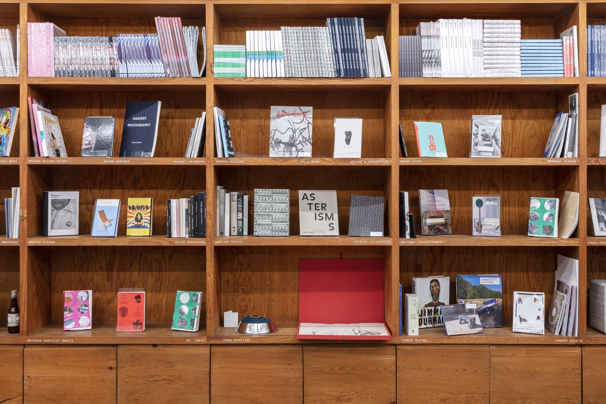 kurimanzutto books' Winter Sale