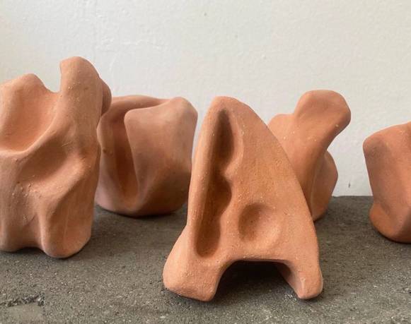 Des-aprender desde la arcilla