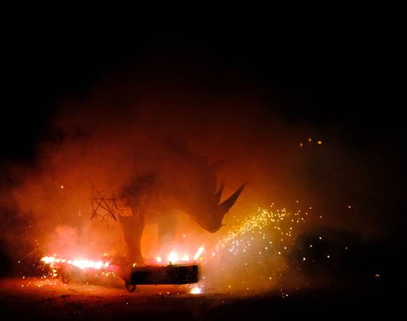 Este fino borde de alambre de púas