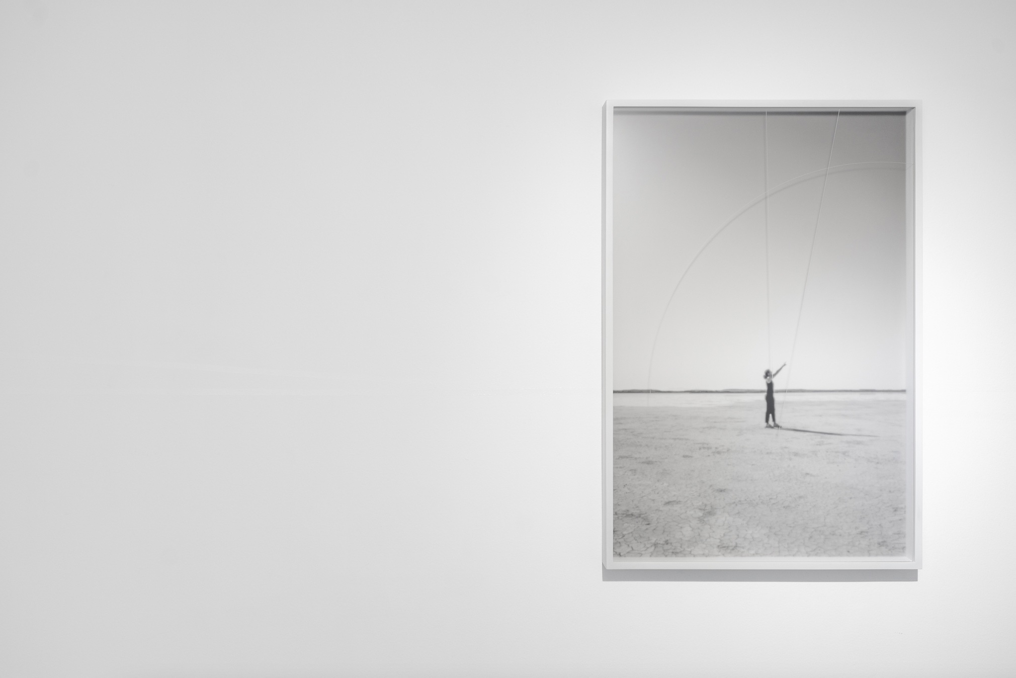 Andrea Martínez, ‘Las líneas que se desvanecen bajo el sol’, vista de la exposición. Cortesía de la artista y Lateral. 