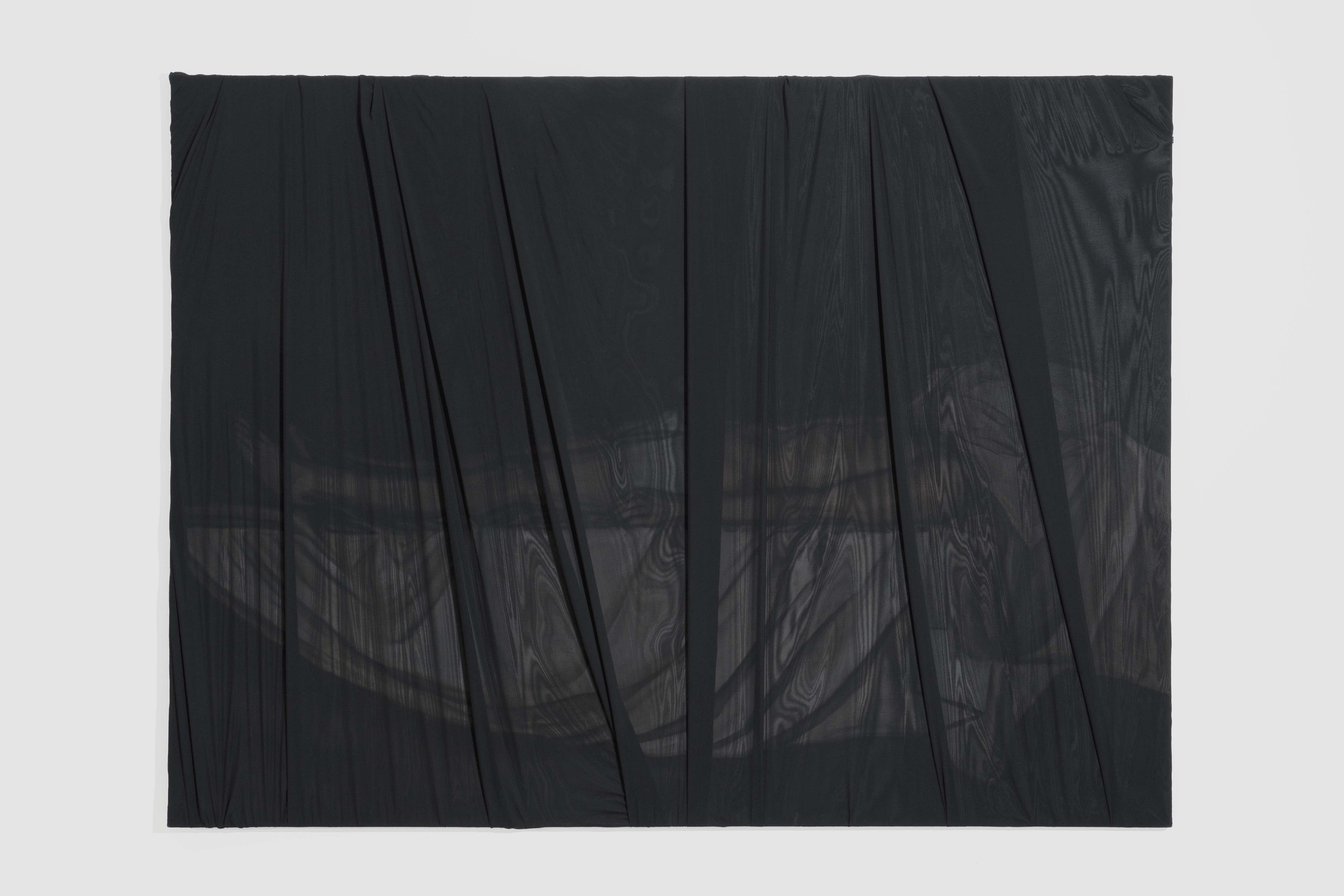Gabriel O’Shea, “La otra piedad”, 2021, Óleo sobre lienzo cubierto con tela, 150 x 200 cm. © Galería Hilario Galguera. Foto: Jose Rodríguez y Eduardo Rodríguez.