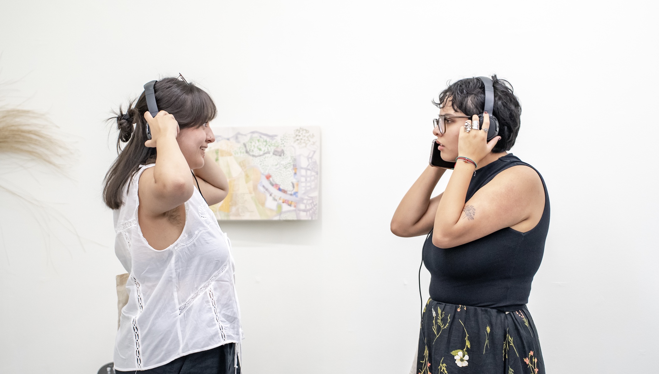 Vista de la exposición ‘Dibújame un mapa de lo que no verás’. Foto: Mara Arteaga. Cortesía Casa del Lago UNAM