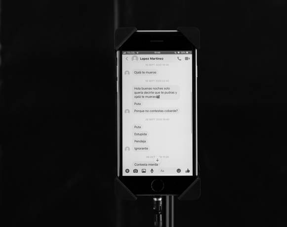 Traducciones y transcripciones de violencia y justicia en las prácticas artísticas