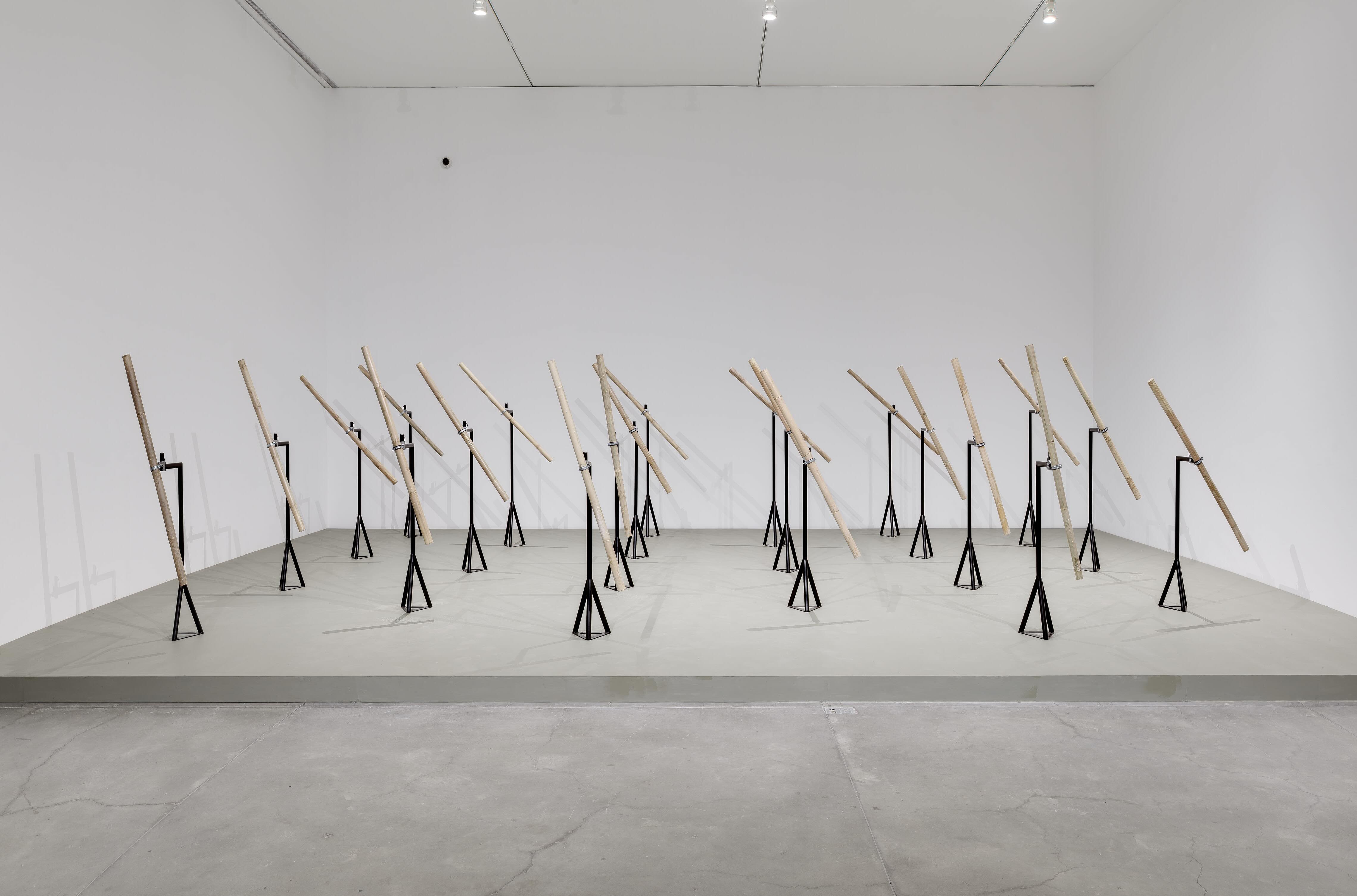 Kader Attia. “A Descent into Paradise“. Exhibition view. Museo Universitario Arte Contemporáneo, MUAC/UNAM, 2025. Photograph: Oliver Santana.

