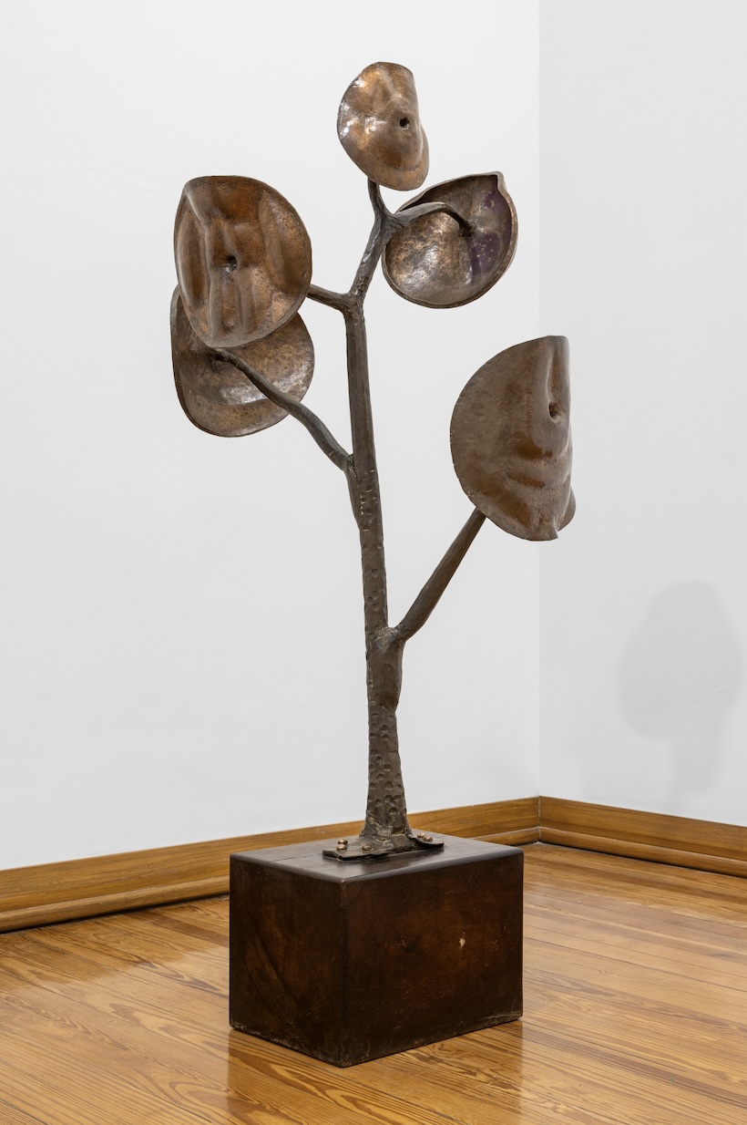 Ana Pellicer, Árbol de la Vida, 1970, Forged and hammered copper, wood, 149 x 70 x 70 cm. Photo: GLR Studio. Courtesy of MASA
