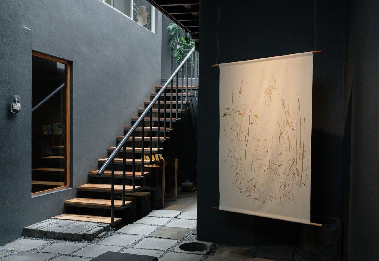 Antonia Alarcón, Había olvidado cómo se veía el horizonte perdiéndose en el cielo, installation view. Courtesy of the artist and Servidor Local. Photo: Pablo Astorga