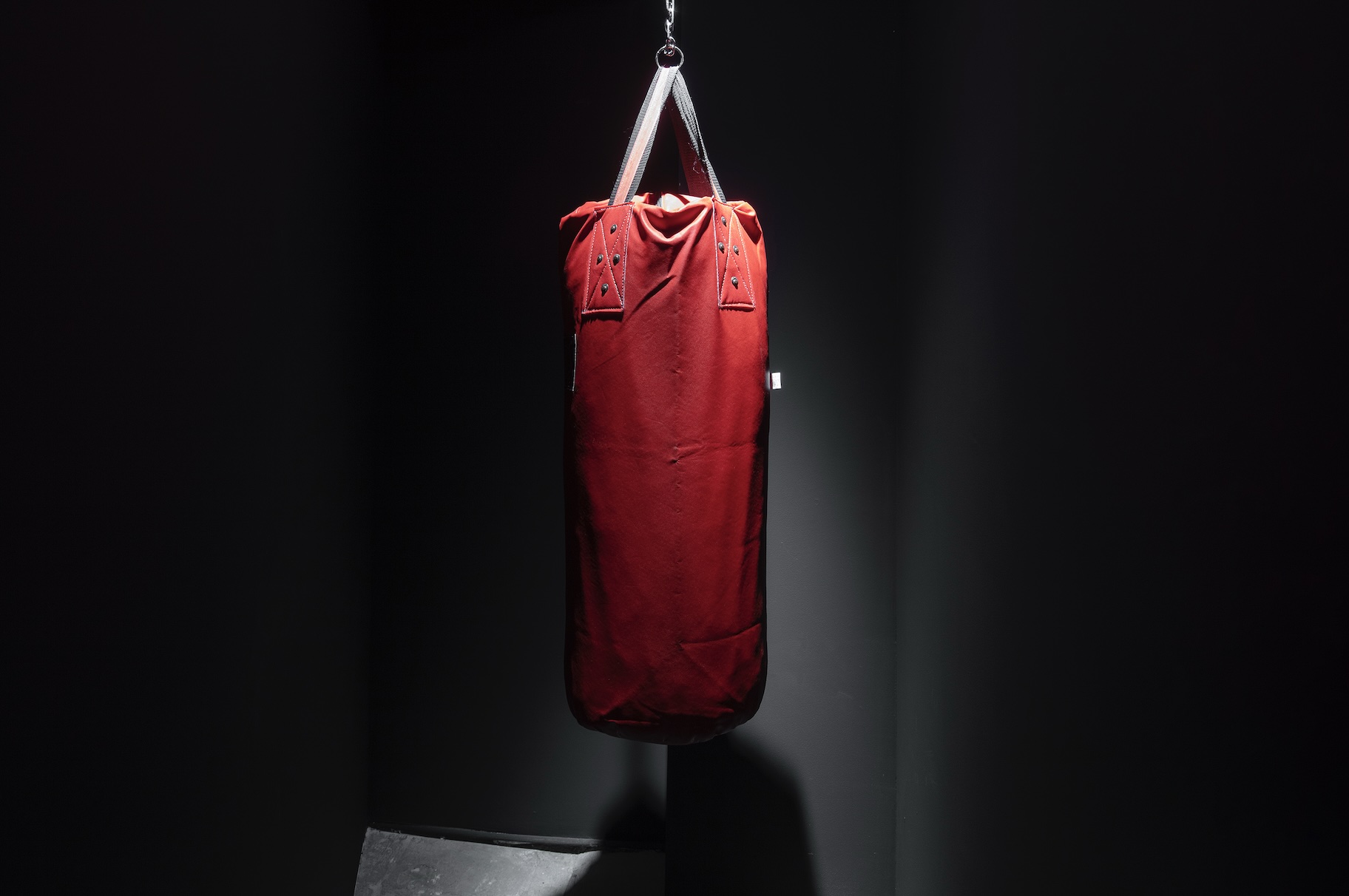 ‘Tierra de pocos. Teatralidades y farsas’, vista de la exposición. Cortesía de lxs artistas y Pequod Co. Fotografía: Ramiro Chaves