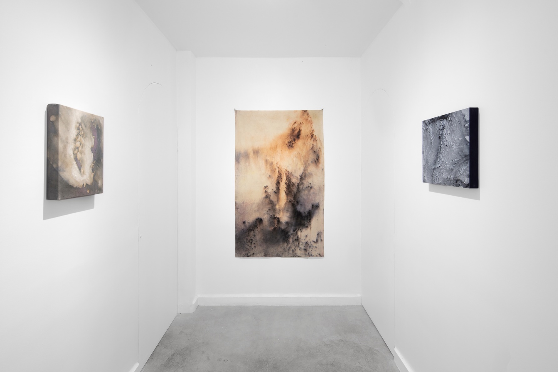 Meryl Yana & Andrea Bores, Painting as Medium: The Alchemy of Image and Matter, Ambar Quijano, 2025. Courtesy of the artists and the gallery