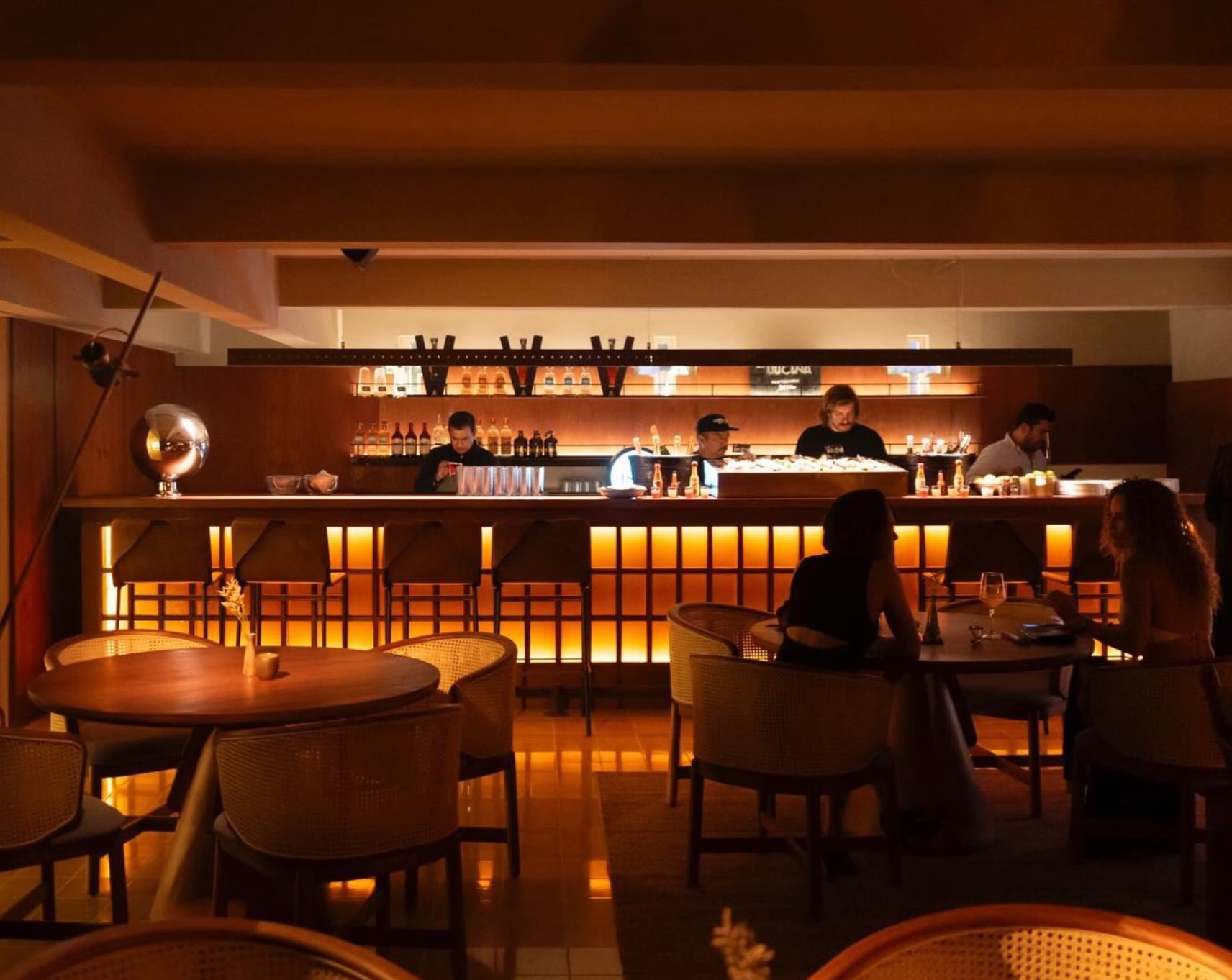 "Late Nights": Evening visits and cocktail