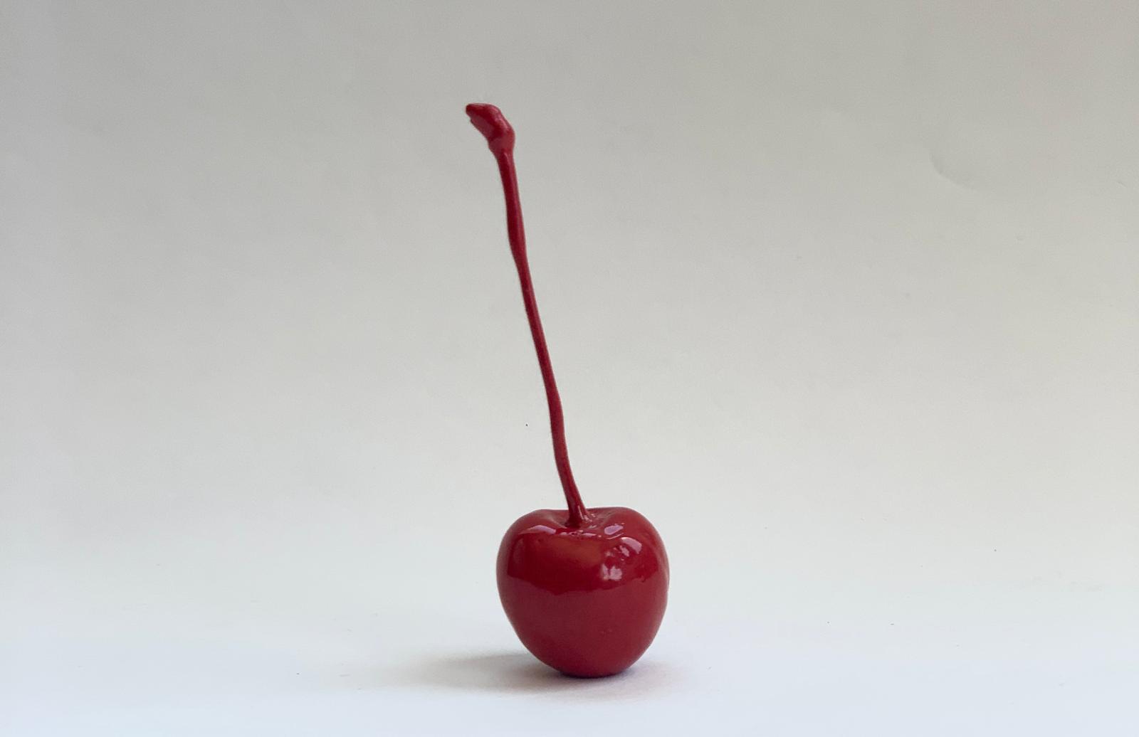 en el centro del ombligo y en la punta de la lengua