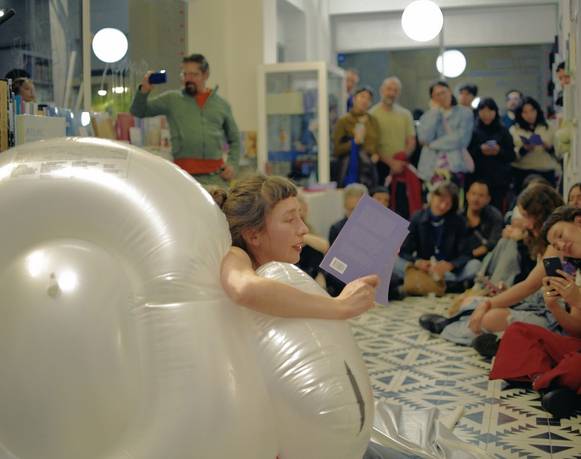 MUSEO EN VOZ ALTA: EN ESTE SUEÑO OCURRE OTRA COSA