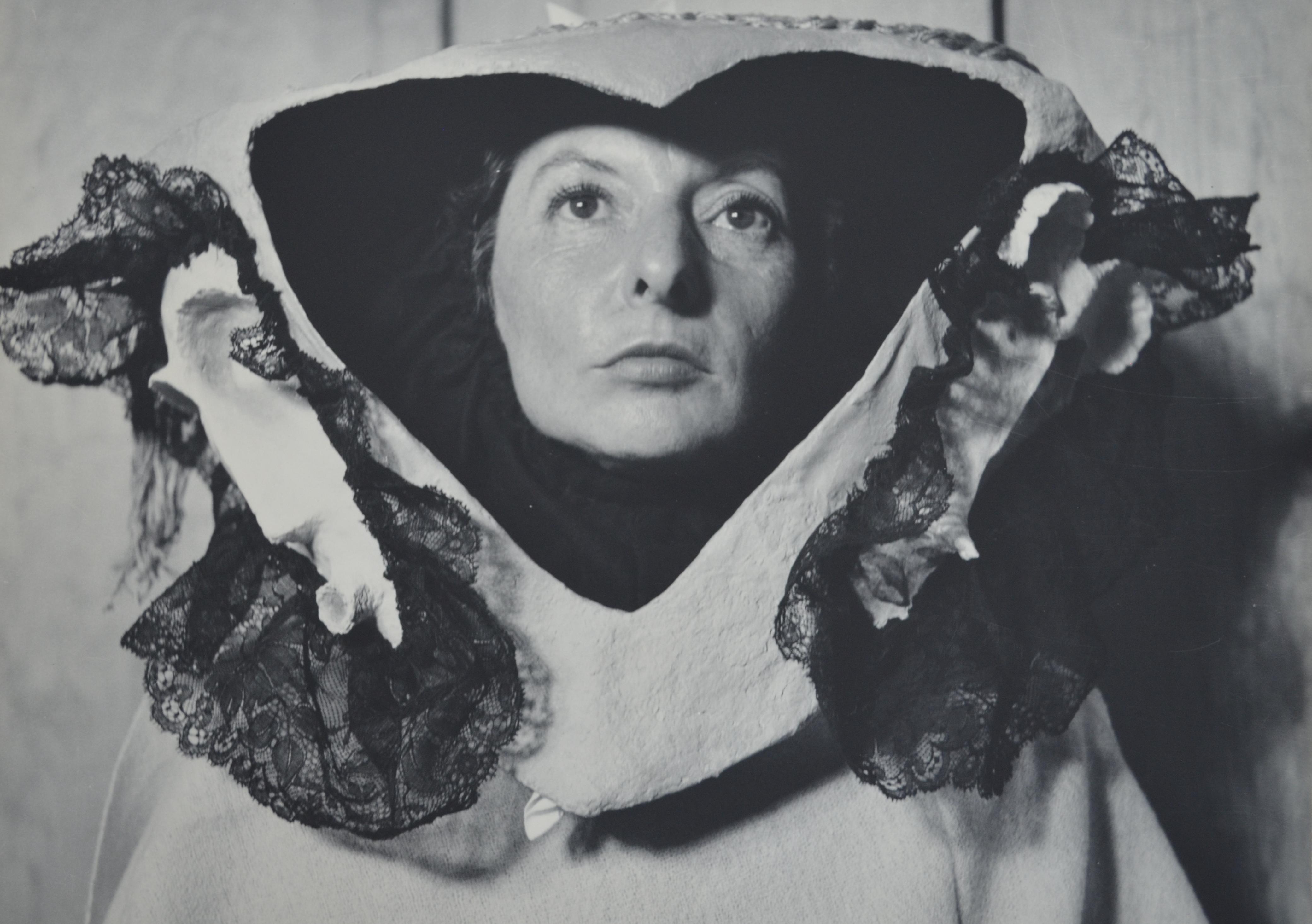 Kati Horna and Her Friends 