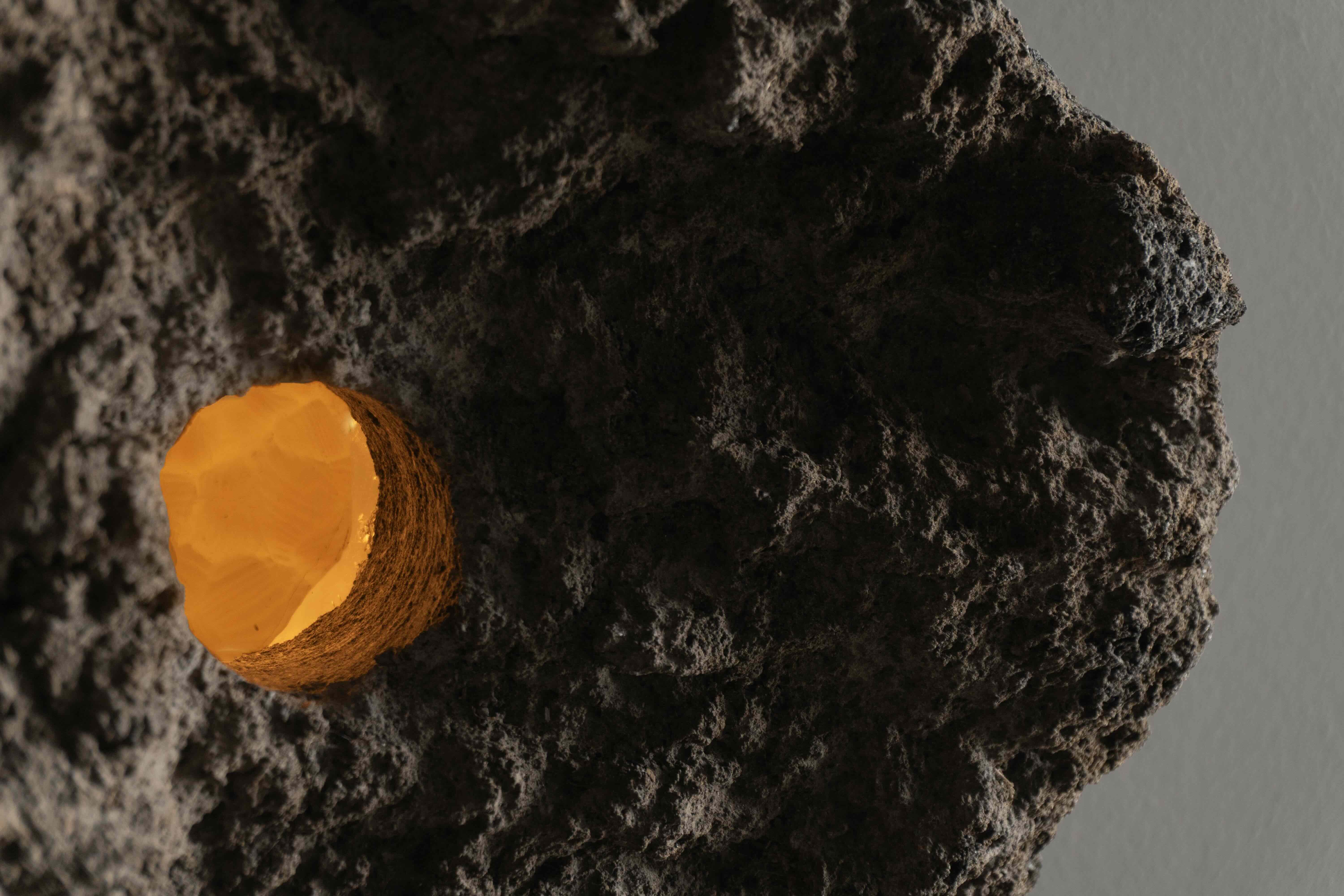 Cynthia Gutiérrez, "Cartographies", 2026. Volcanic rock and colored textured glass. Courtesy of CURRO.